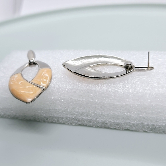 Vintage Silver Tone Orange ? Cream Color Enamel Earrings - Picture 13 of 16